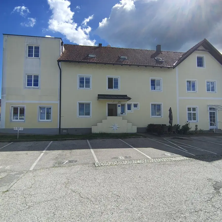 Wohnung Einheit 3 Altbau EG