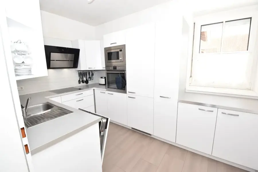 Helle, renovierte Wohnung mit Loggia, Tiefgaragenplatz & guter Infrastruktur in Gallneukirchen!